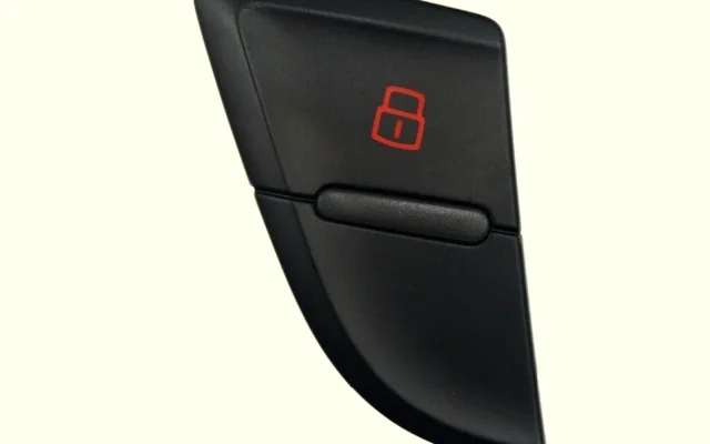 Merkezi Kitleme Düğmesi – Audi – A4 200 9 – 2012 – 8K0962108