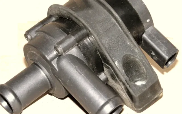 Yardımcı Su Pompası -CDAA- Motor – 1.8 TDİ -Golf – 2009 – 2011 (PIERBURG)